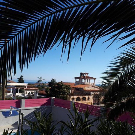 Helles Doppelzimmer Mit Bad, Terrasse Und Pool, Seperater Eingang, Liznjan, Istrien Экстерьер фото