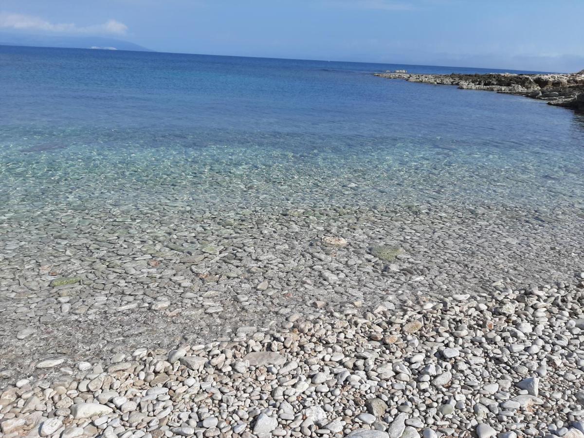 Helles Doppelzimmer Mit Bad, Terrasse Und Pool, Seperater Eingang, Liznjan, Istrien Экстерьер фото
