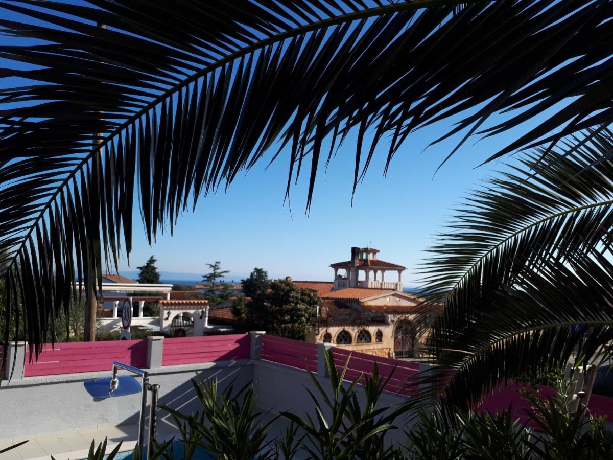 Helles Doppelzimmer Mit Bad, Terrasse Und Pool, Seperater Eingang, Liznjan, Istrien Экстерьер фото